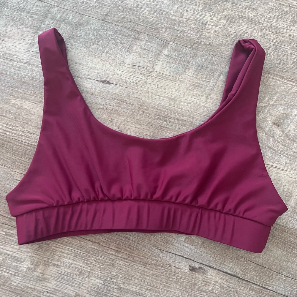 Kulani Kinis top